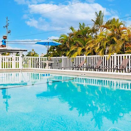 Poolside King Cottage With Kitchen - 10 Minutes To Beach! Fort Myers Luaran gambar