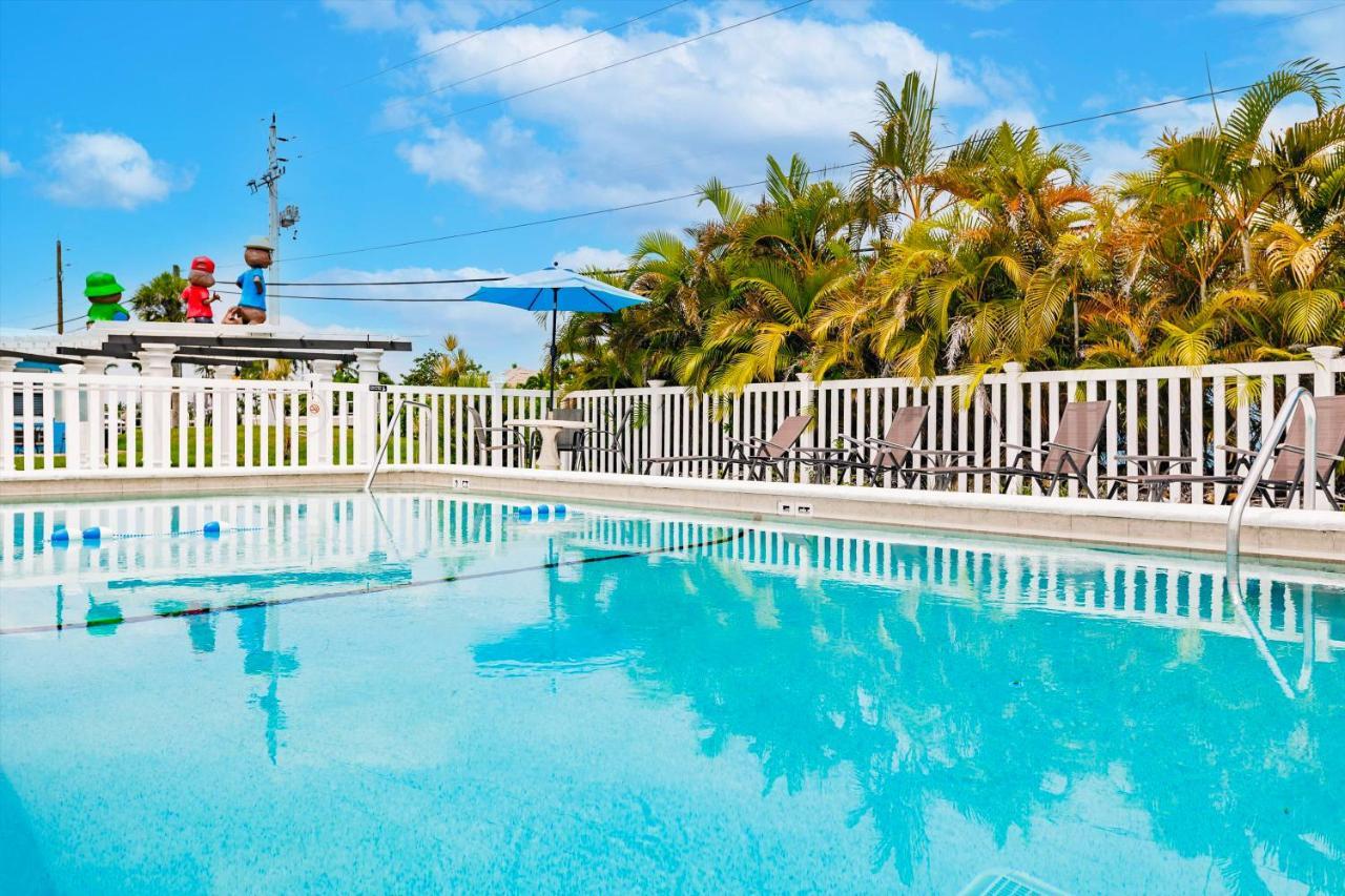 Poolside King Cottage With Kitchen - 10 Minutes To Beach! Fort Myers Luaran gambar