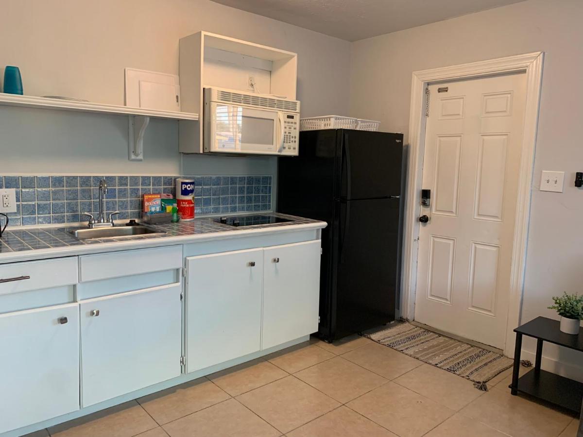 Poolside King Cottage With Kitchen - 10 Minutes To Beach! Fort Myers Luaran gambar